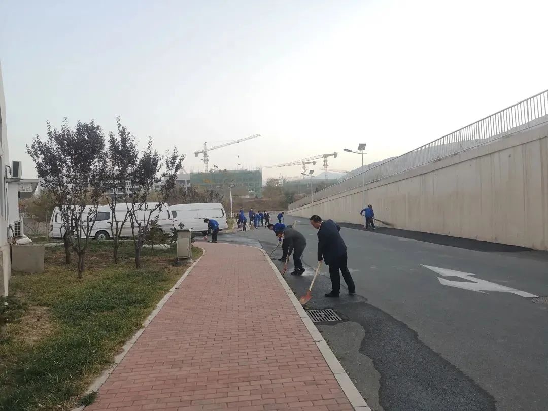 文明始于心 洁净践于行——陇神戎发开展驻厂人员大扫除活动