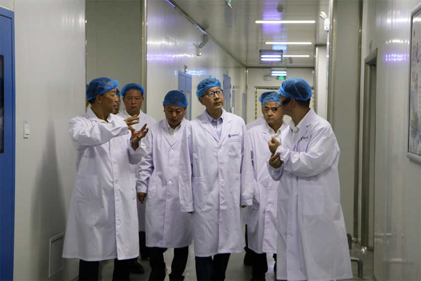 【集团要闻】张锦刚在甘肃药业集团调研