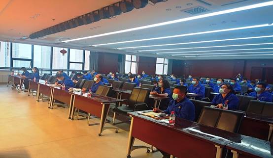 陇神戎发纪委组织全体党员干部观看廉洁警示教育片